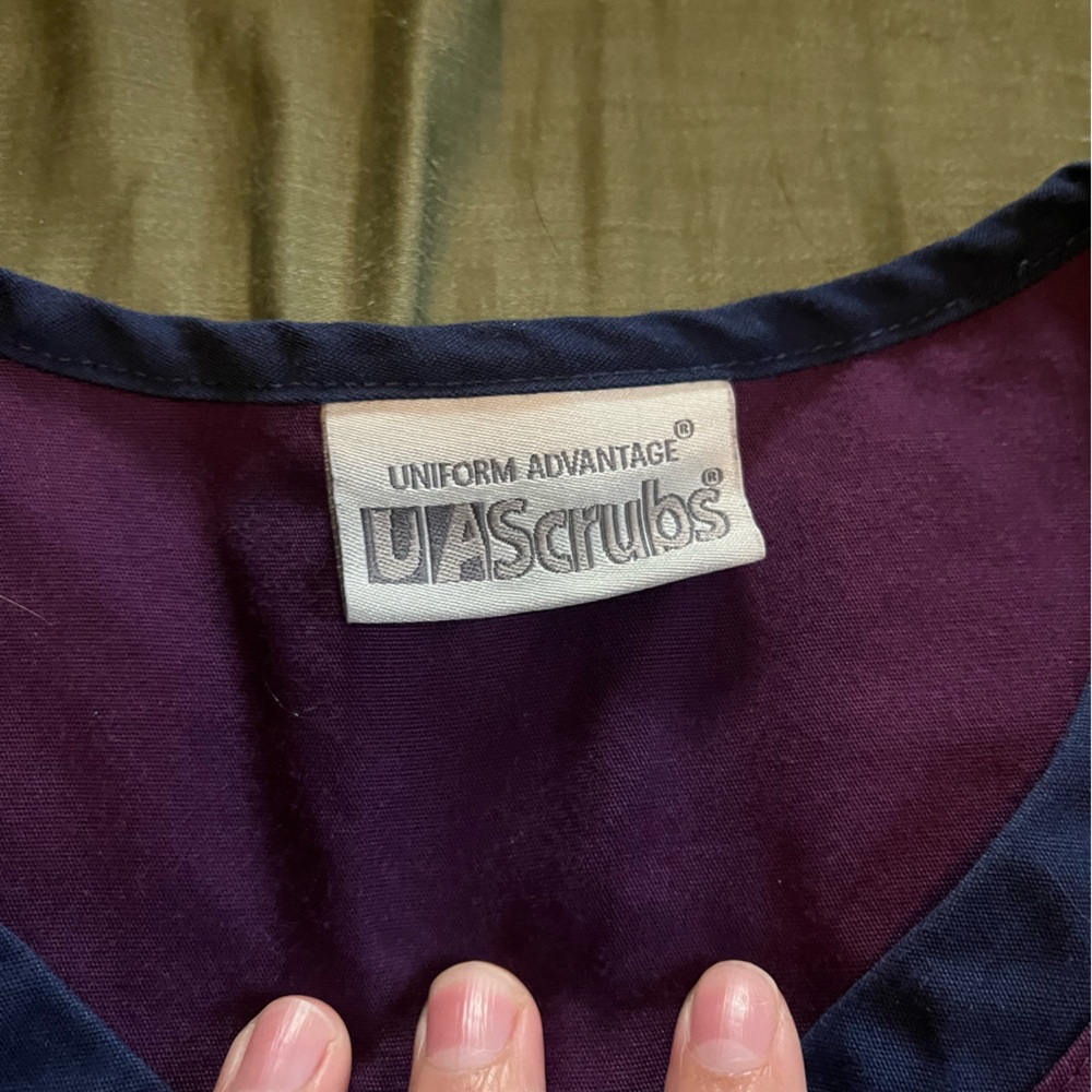 Scrub top - Picture 2 of 2